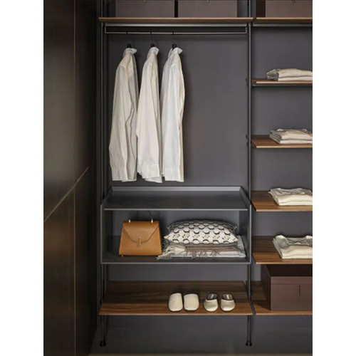 Roll walk-in closet 